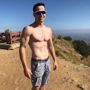 Meet your Posher, Cameron